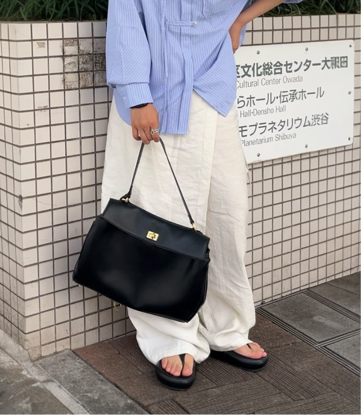 Orné Leather Shoulder Bag black