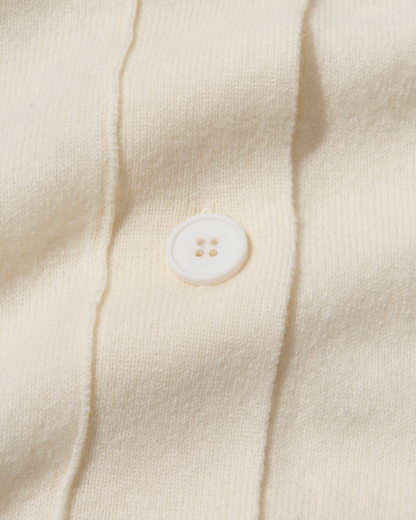 Pure Wool Relax Cardigan white