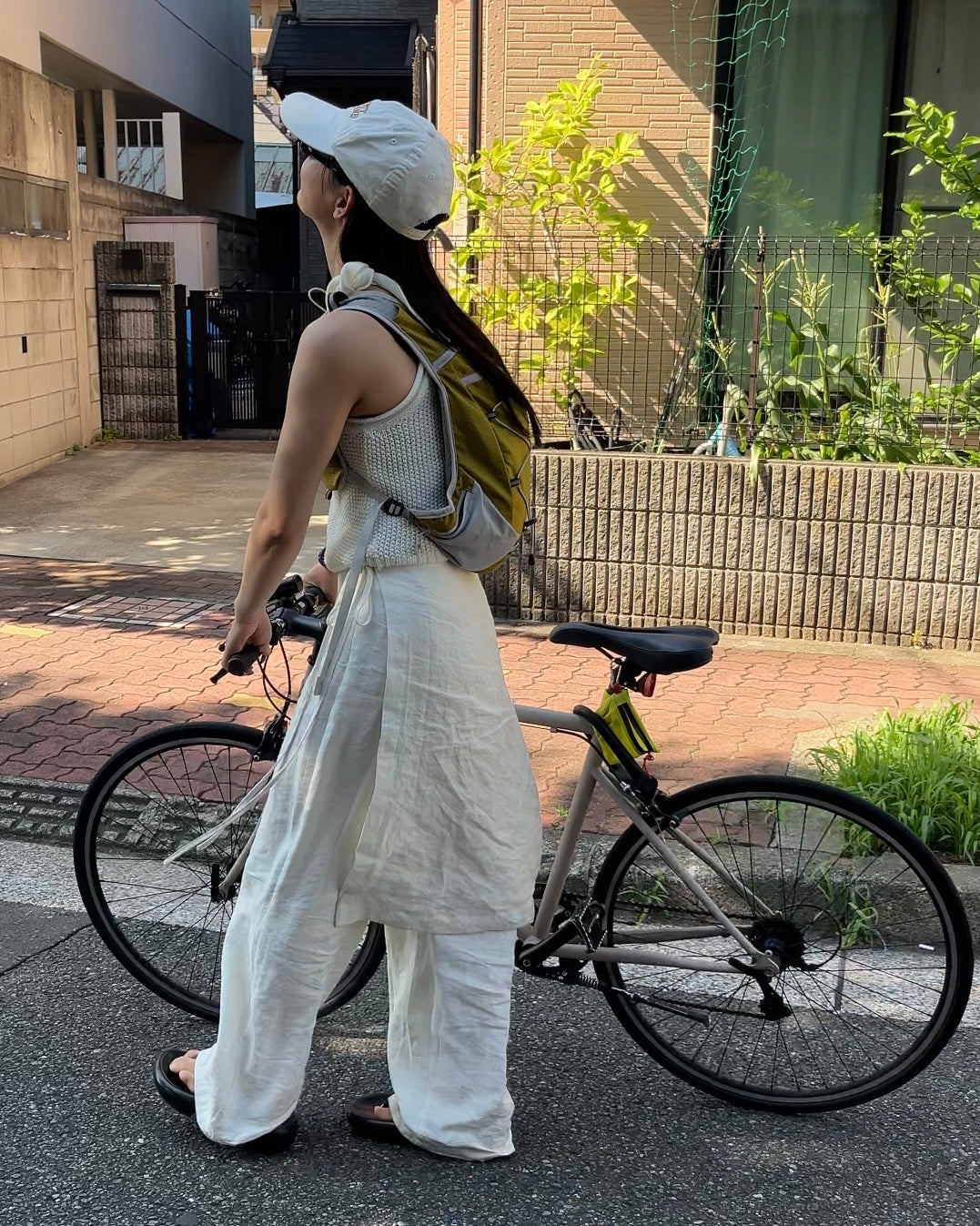 runner active vest yellow