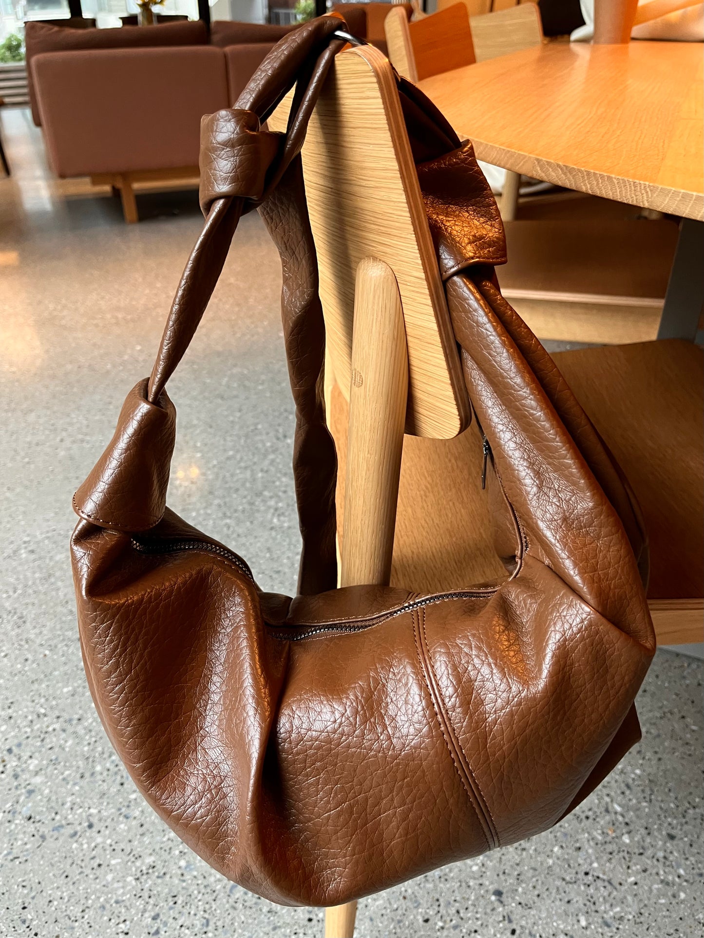 2way croissant shoulder bag brown