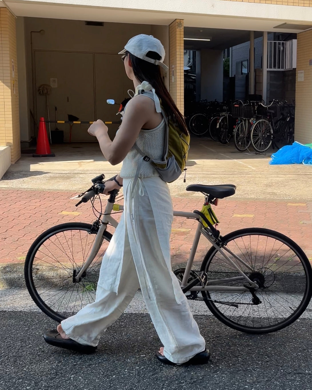 runner active vest yellow