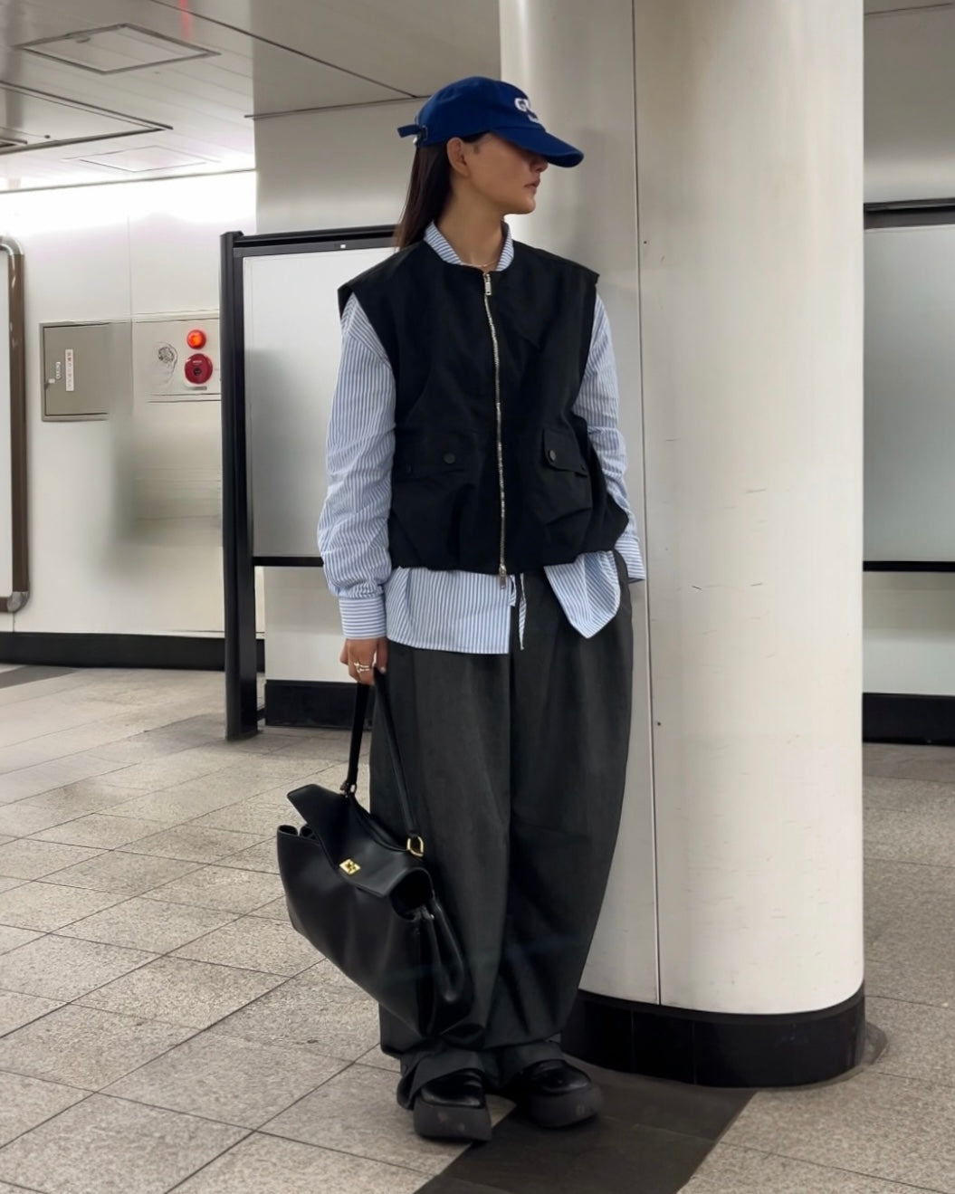 Orné Leather Shoulder Bag black