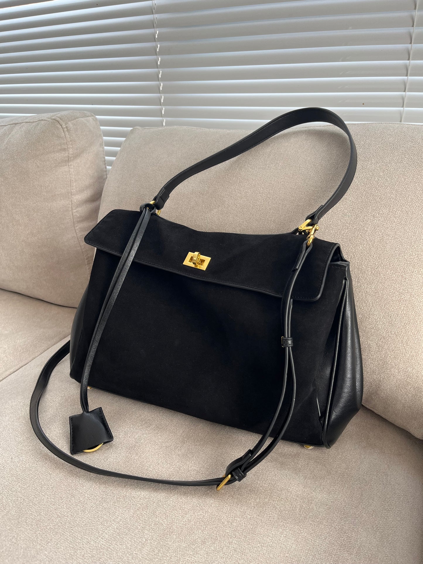 Orné Leather Shoulder Bag black(suede-touch)