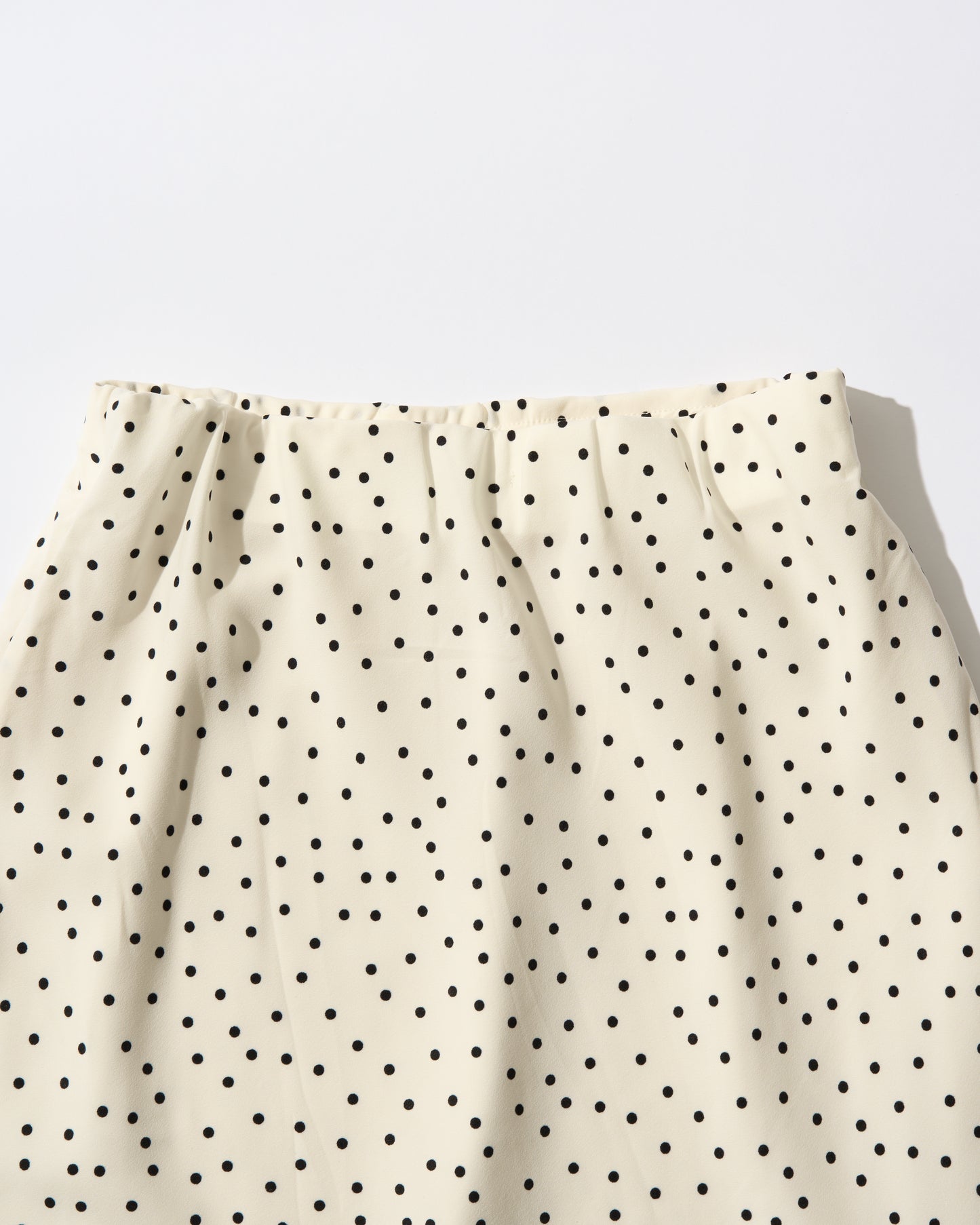[6/18new]Fluid Dot Skirt white