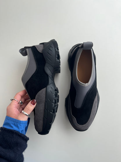 [12/18 new] Earthform Slip-on Gray