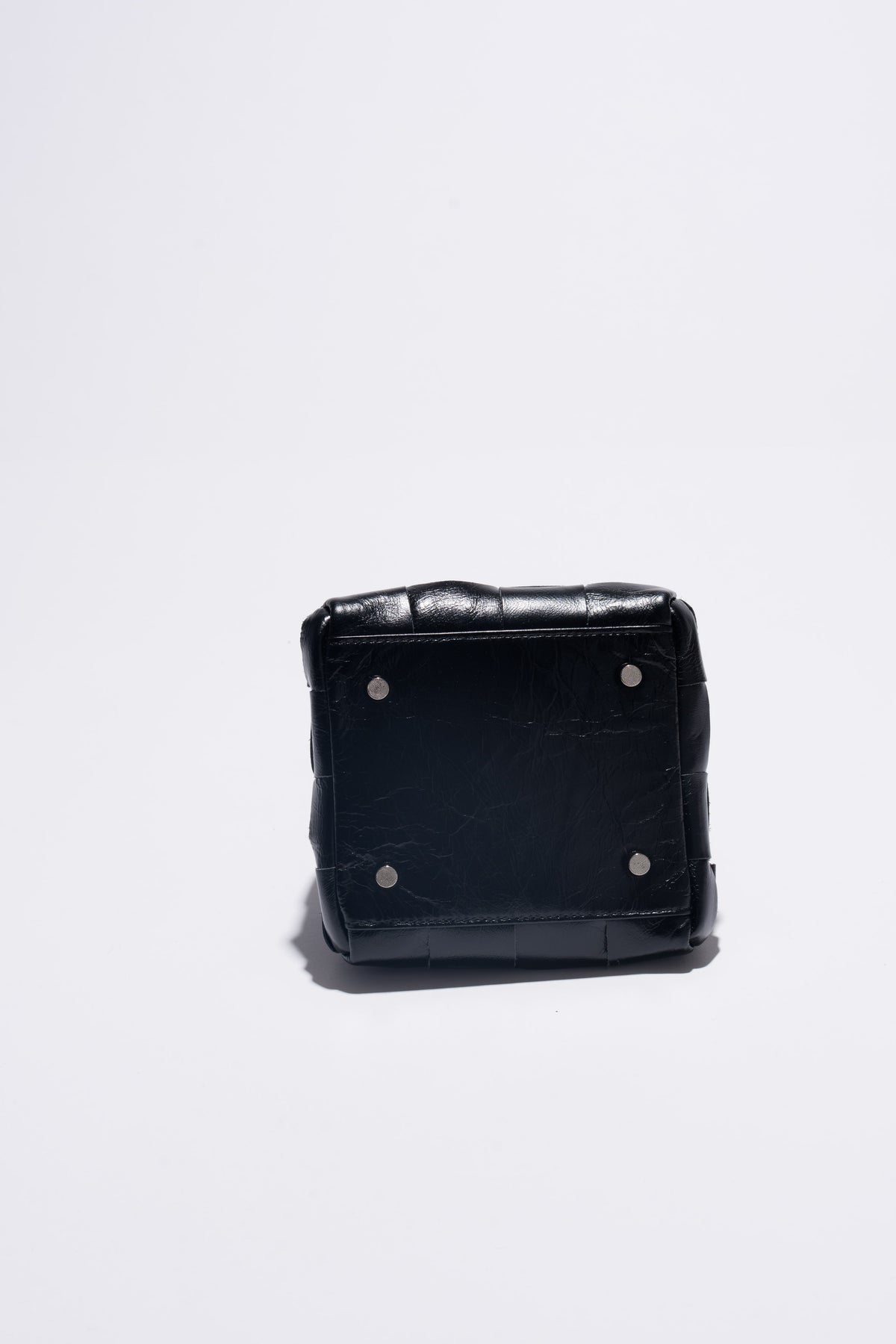 [9/17new] grid leather bag 10月中旬～下旬入荷