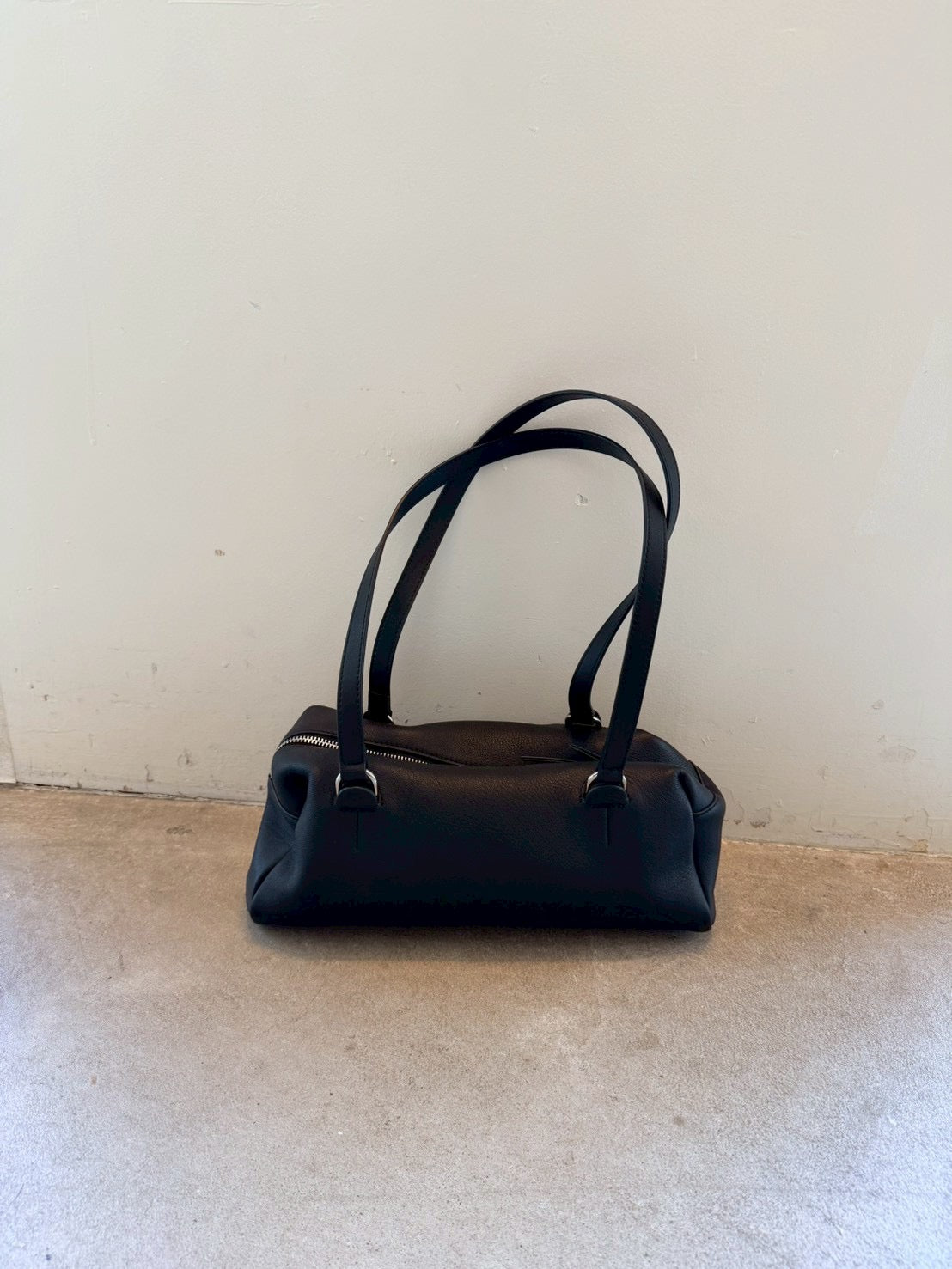 Cow Leather Soft Cube Leather Bag black