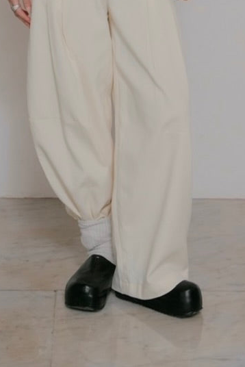 volume sole slip-on