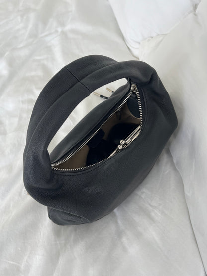 [5/21new]Round Curve Leather Bag black  6月上旬〜下旬入荷