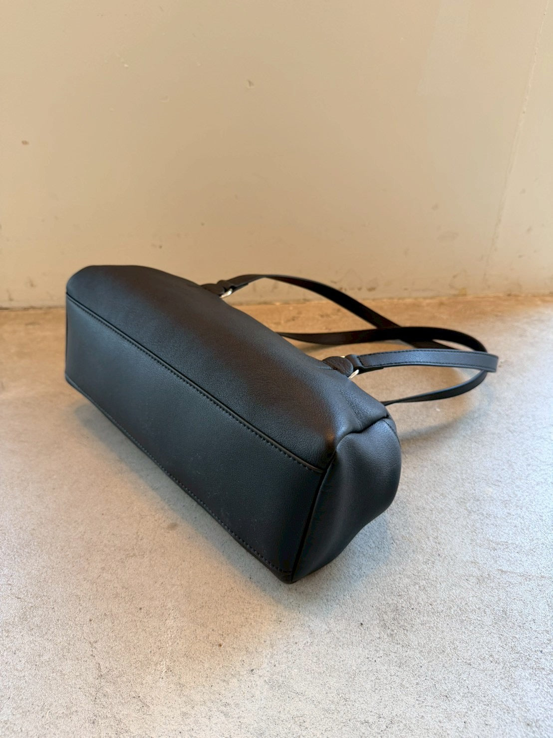 Cow Leather Soft Cube Leather Bag black