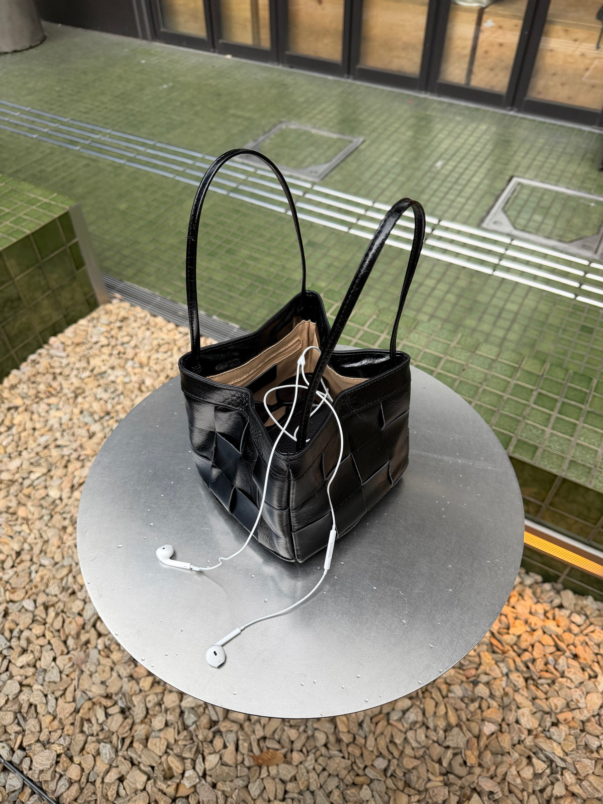 [9/17new] grid leather bag 10月中旬～下旬入荷