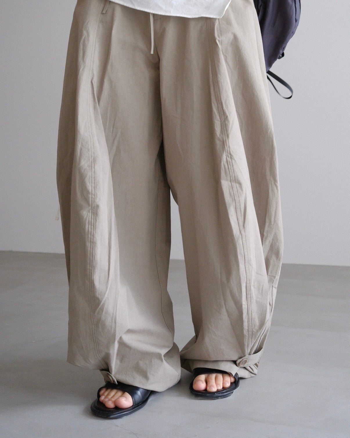[7/9new]front volume balloon pants khaki