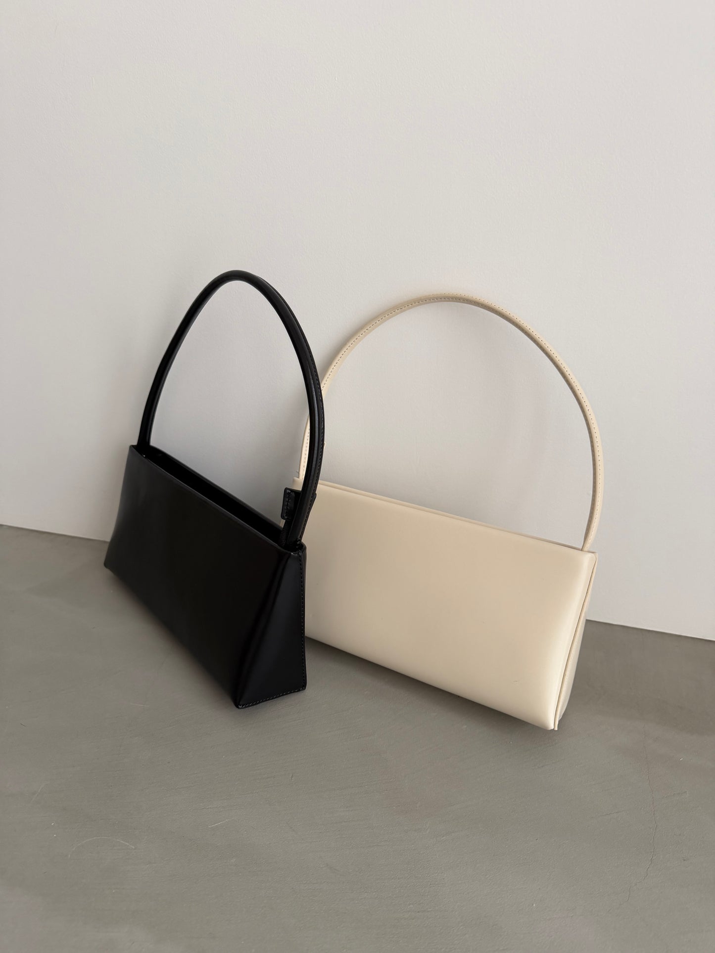 [8/27new]slim leather handle bag white