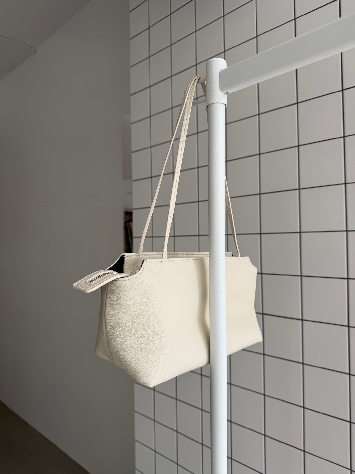 [7/23new]Smooth mini Boston Bag white