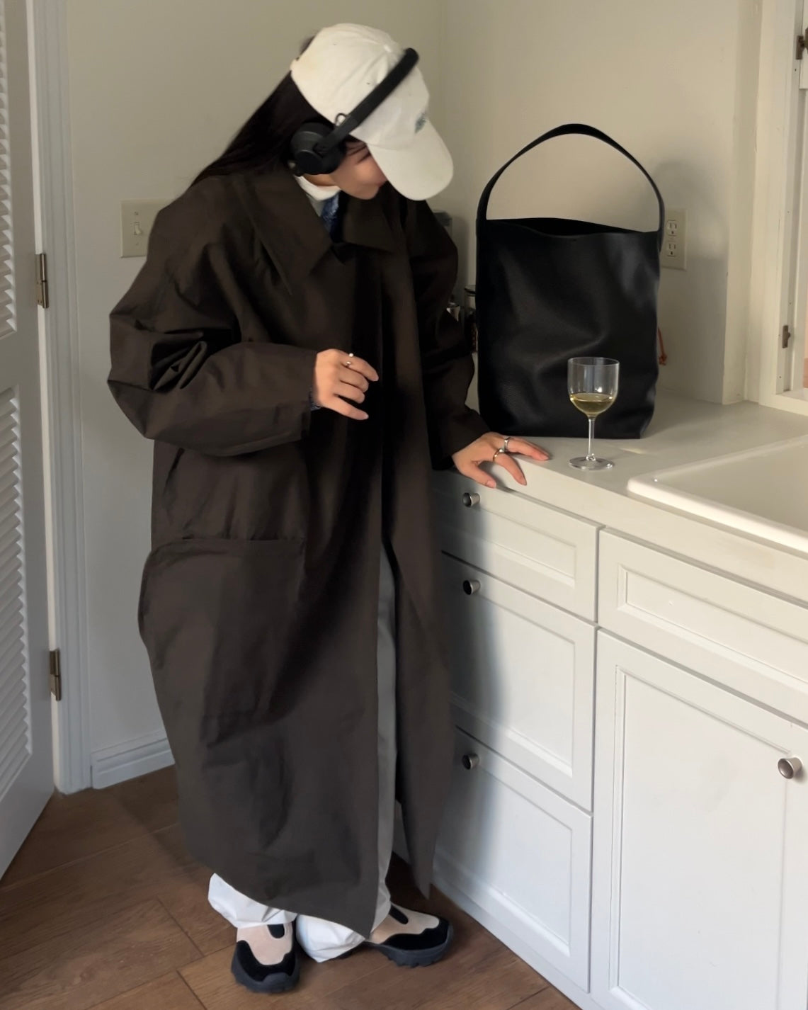 [再入荷調整中] Curve Leather Bucket Bag