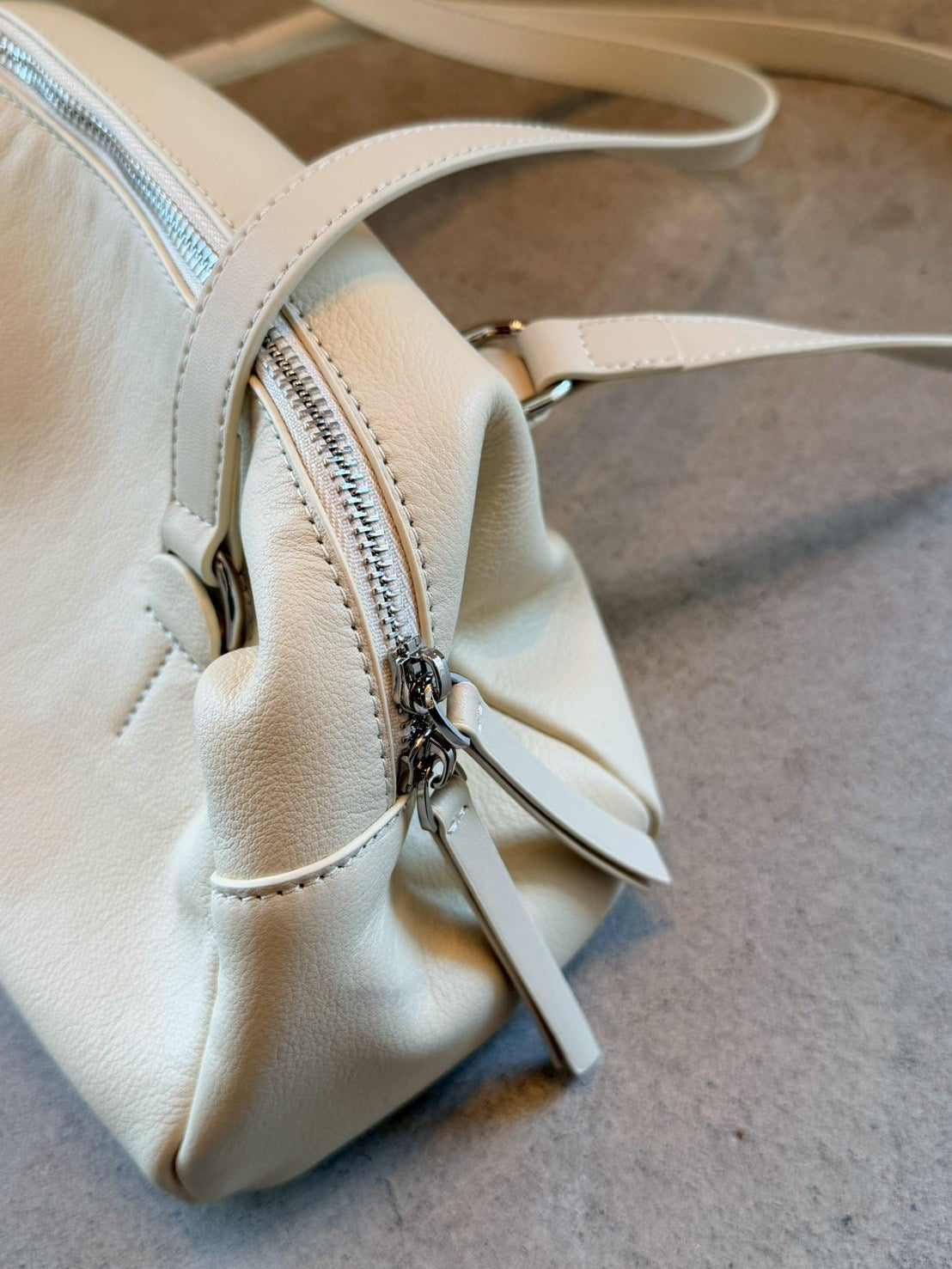 Cow Leather Soft Cube Leather Bag white