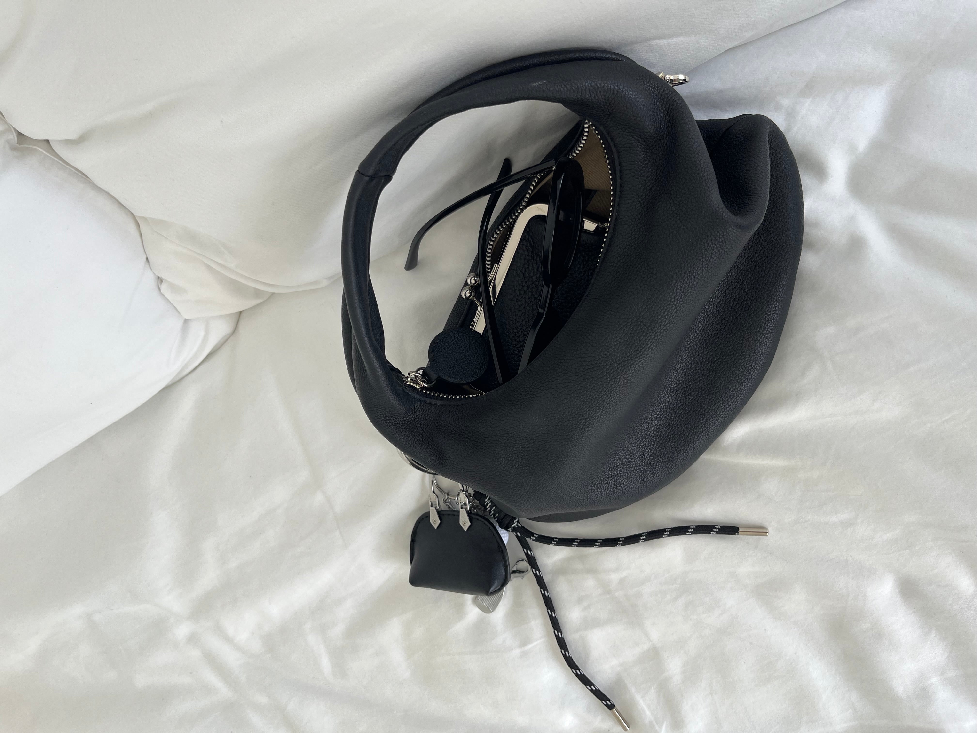 7/5restock］Round Curve Leather Bag black 8月初旬〜中旬入荷 – A