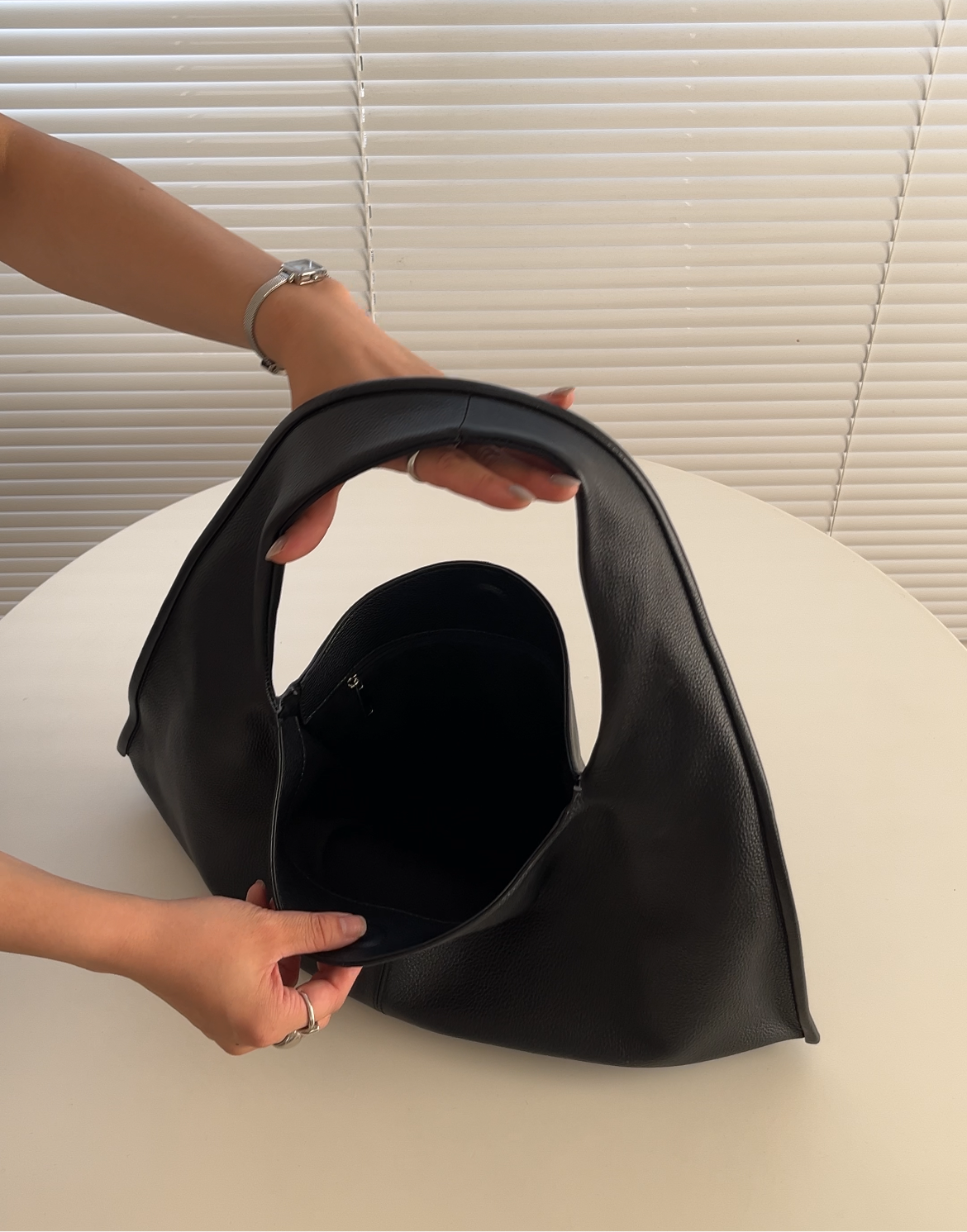 ［8/24restock］［予約］Curve Leather boston  shoulder bag 8月下旬～9月初旬入荷