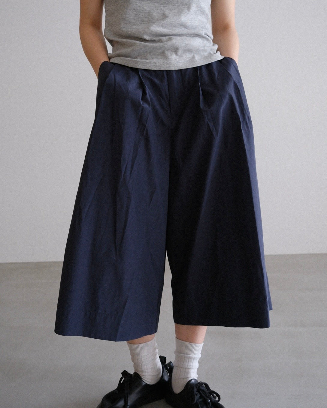 [7/16new]glossy wide pants navy
