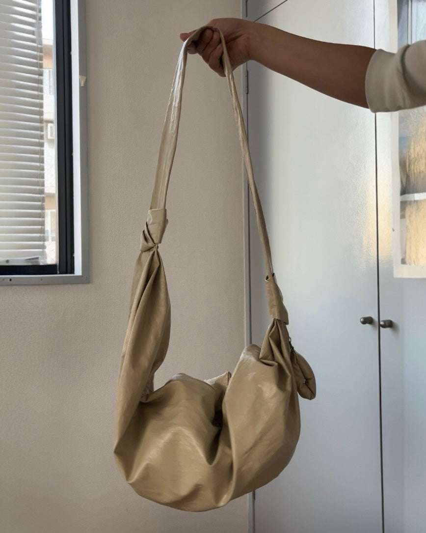 wrinkl shoulder bag ivory