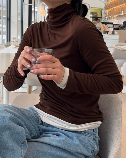 Layer Soft Turtleneck Brown
