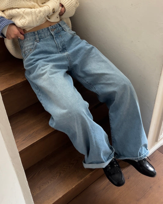 Calm Wash Wide Jeans