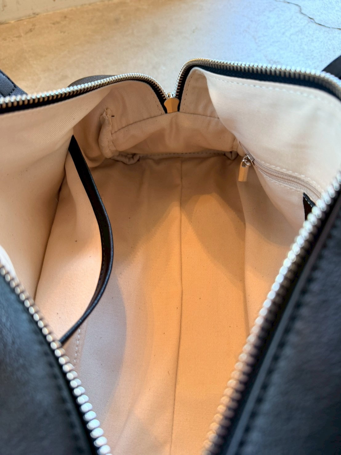 Cow Leather Soft Cube Leather Bag black