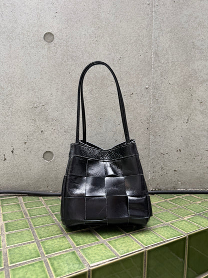 [9/17new] grid leather bag 10月中旬～下旬入荷
