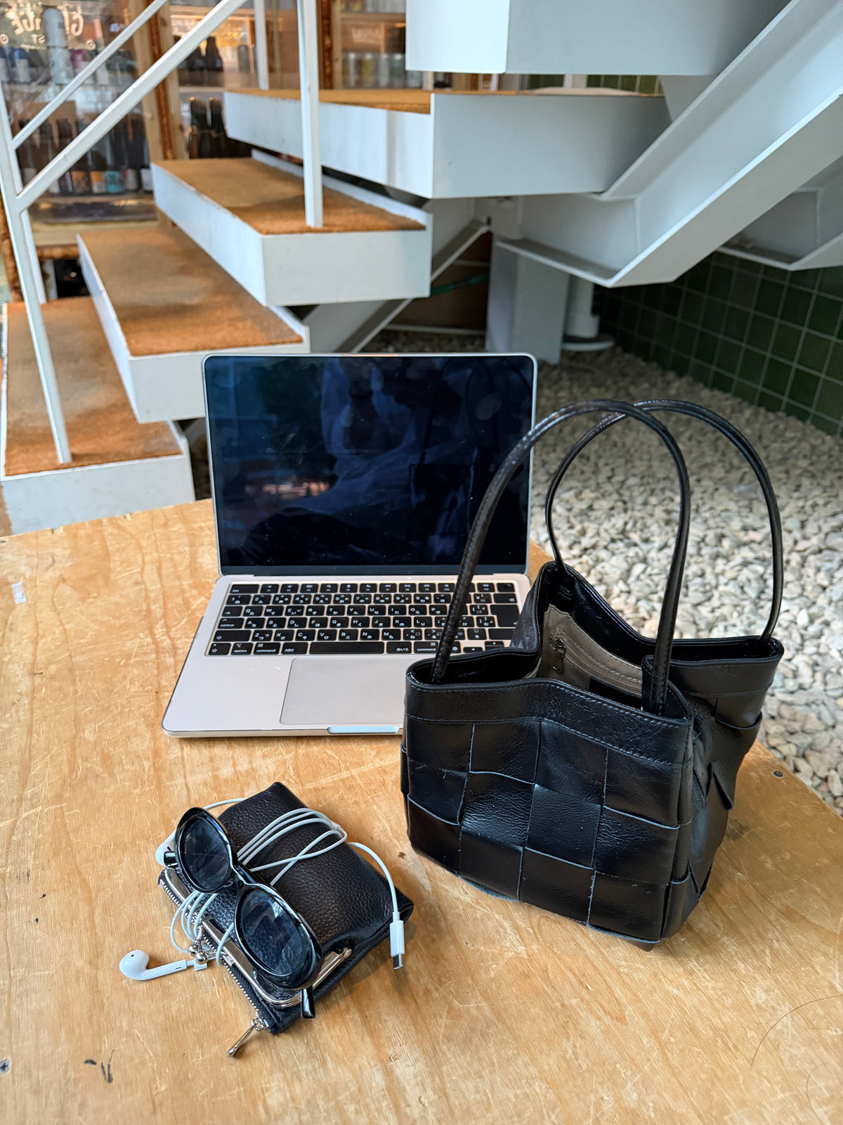 [9/17new] grid leather bag 10月中旬～下旬入荷