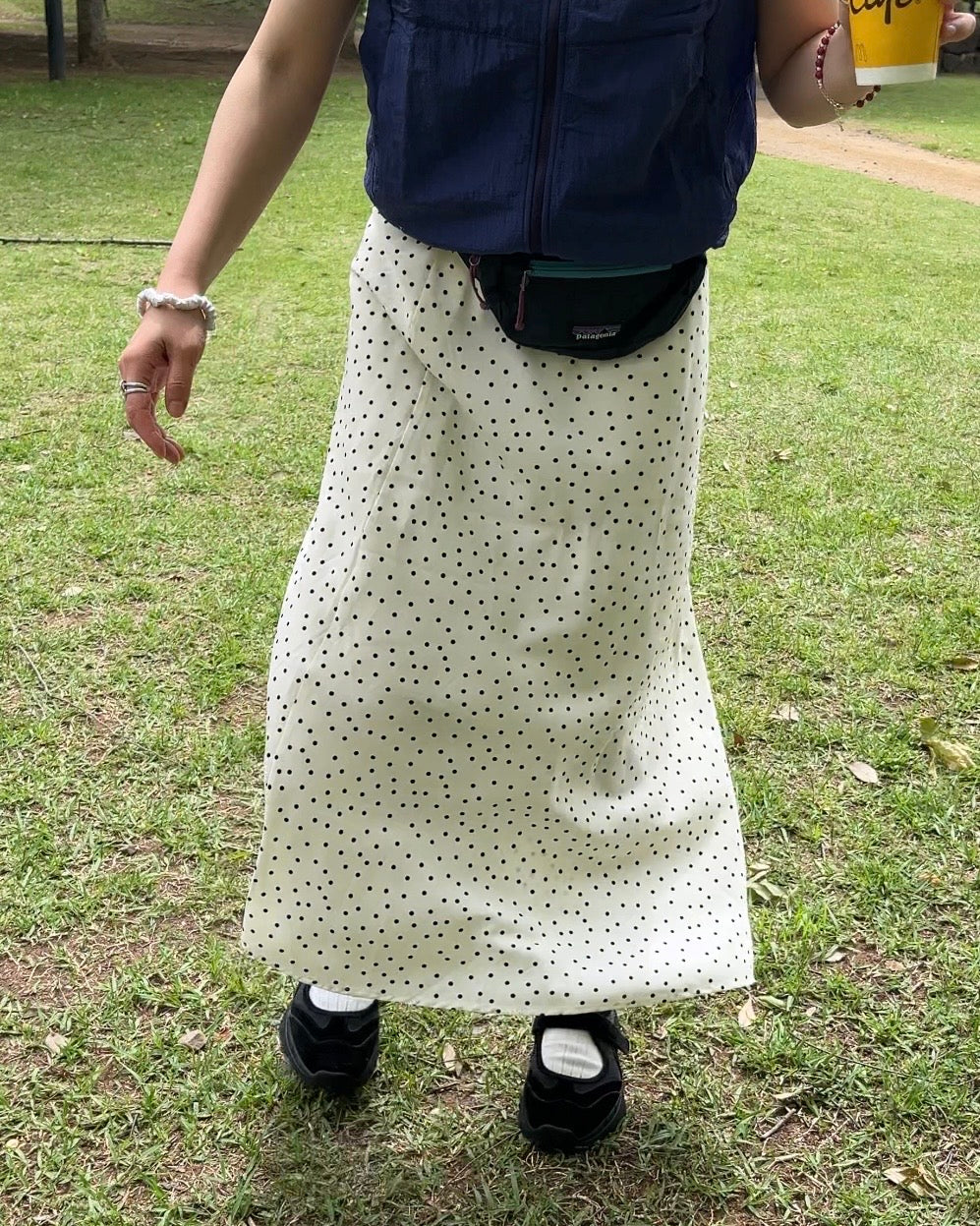[6/18new]Fluid Dot Skirt white
