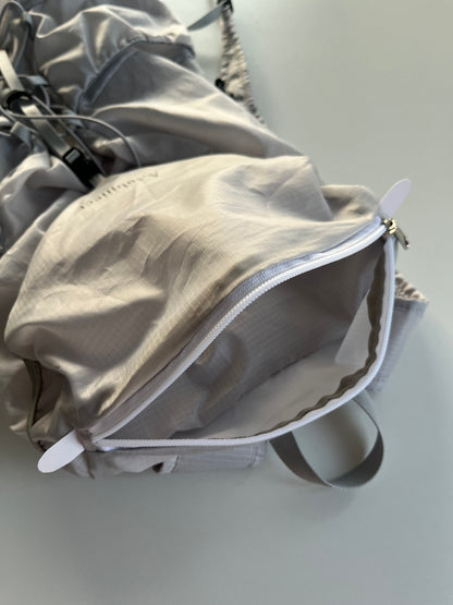 [6/4 new]Packable Trek Backpack 
white 7月下旬納品