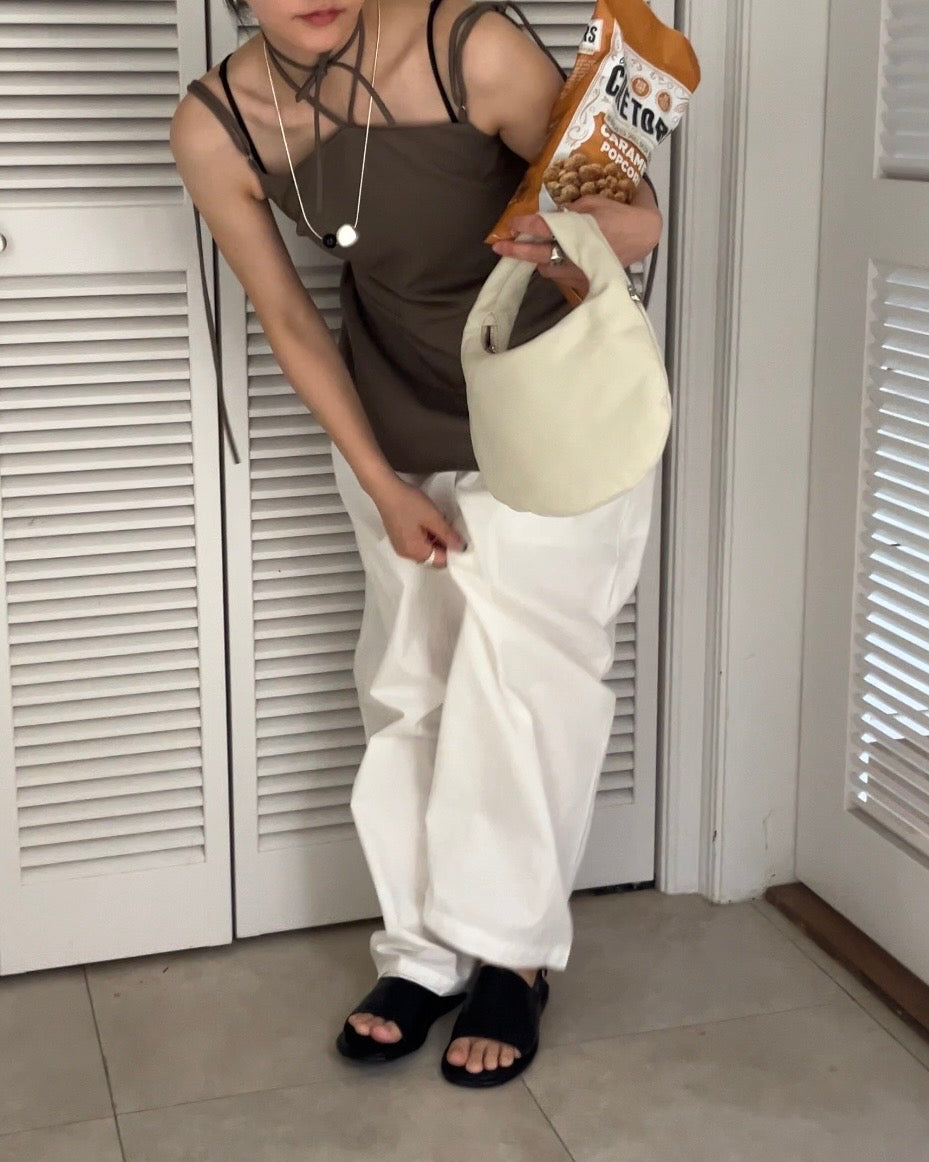 Round Curve Leather Bag white – A.subjjject