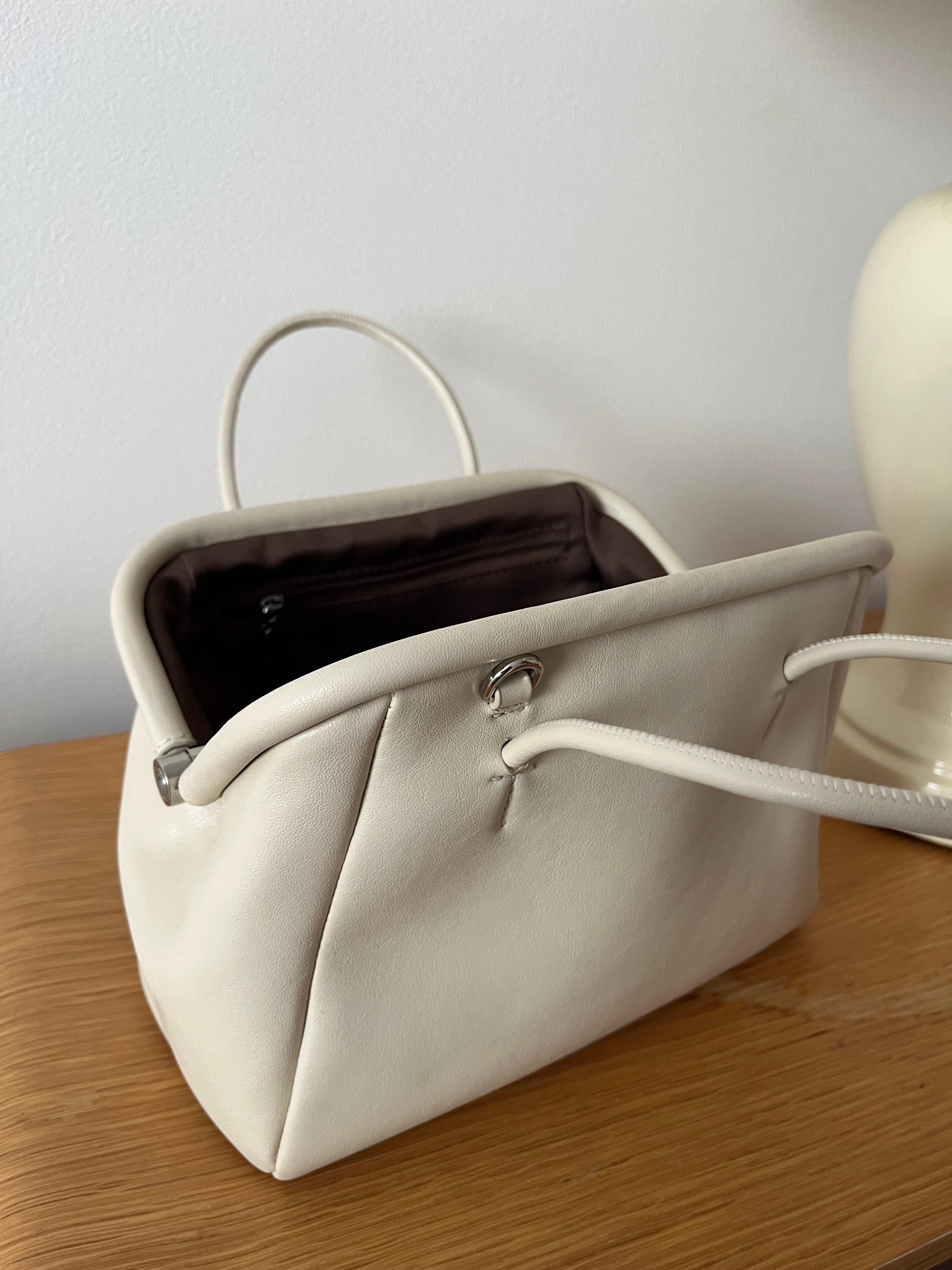 minimal Leather 2way Bag ivory – A.subjjject