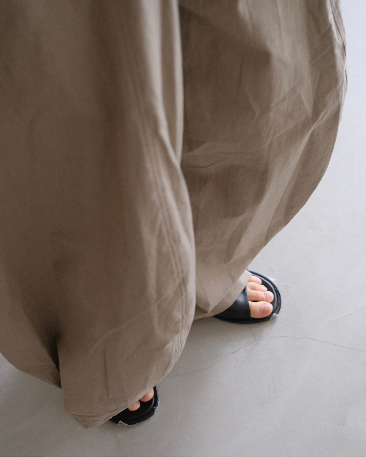 [7/9new]front volume balloon pants khaki
