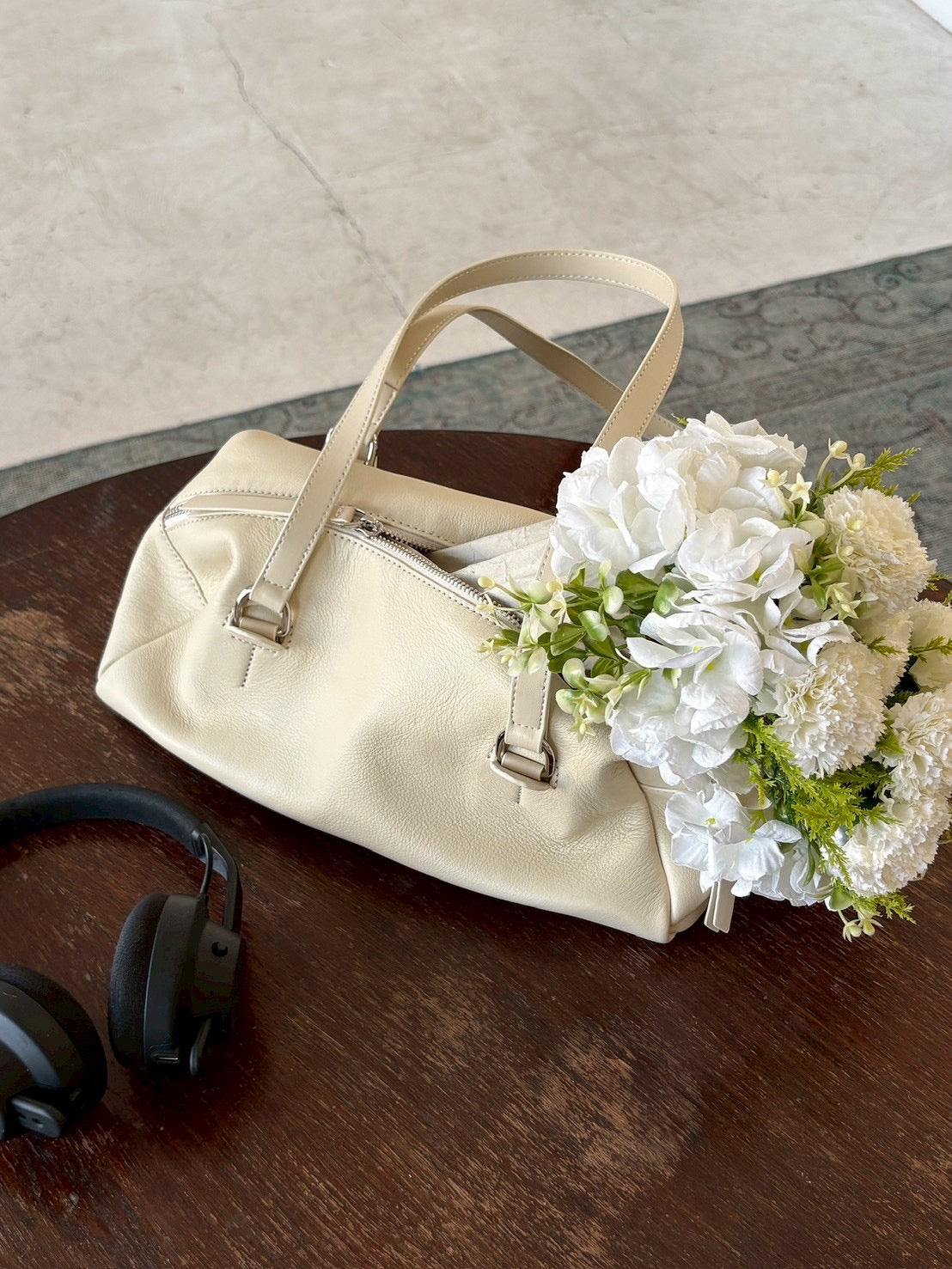 Cow Leather Soft Cube Leather Bag white