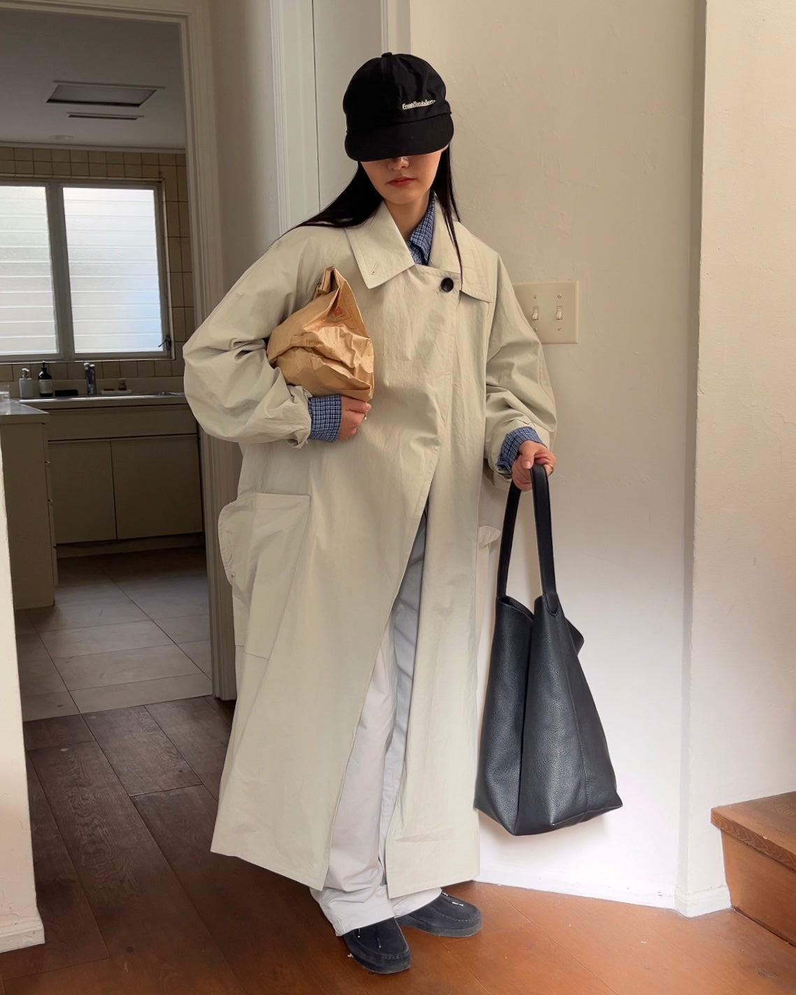 [再入荷調整中] Curve Leather Bucket Bag