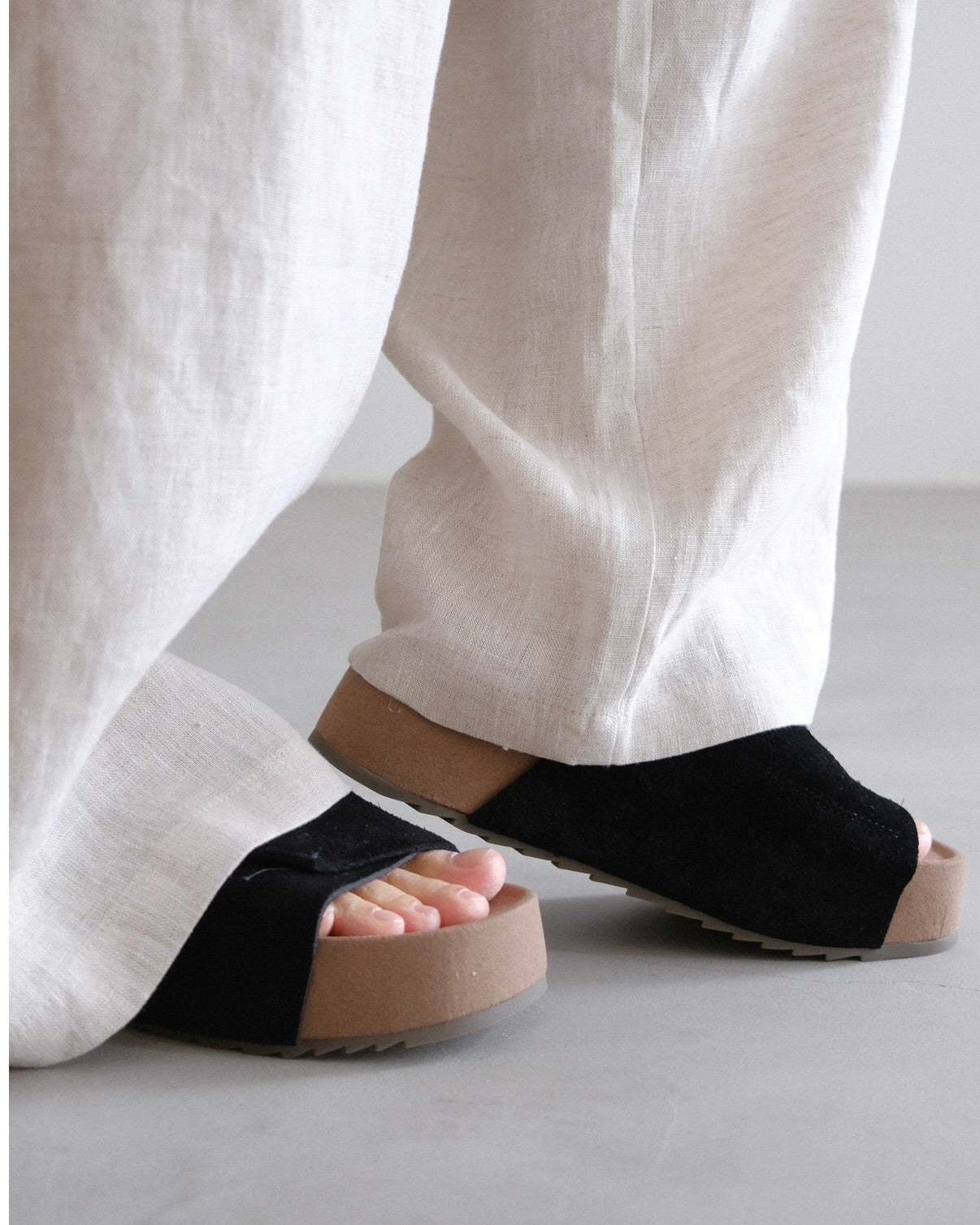 ［8/13new］Suede Leather sandal
