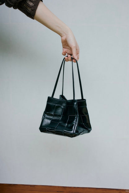 grid leather bag 10月中旬～下旬入荷
