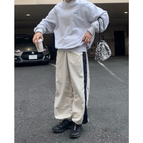 line nylon pants  white